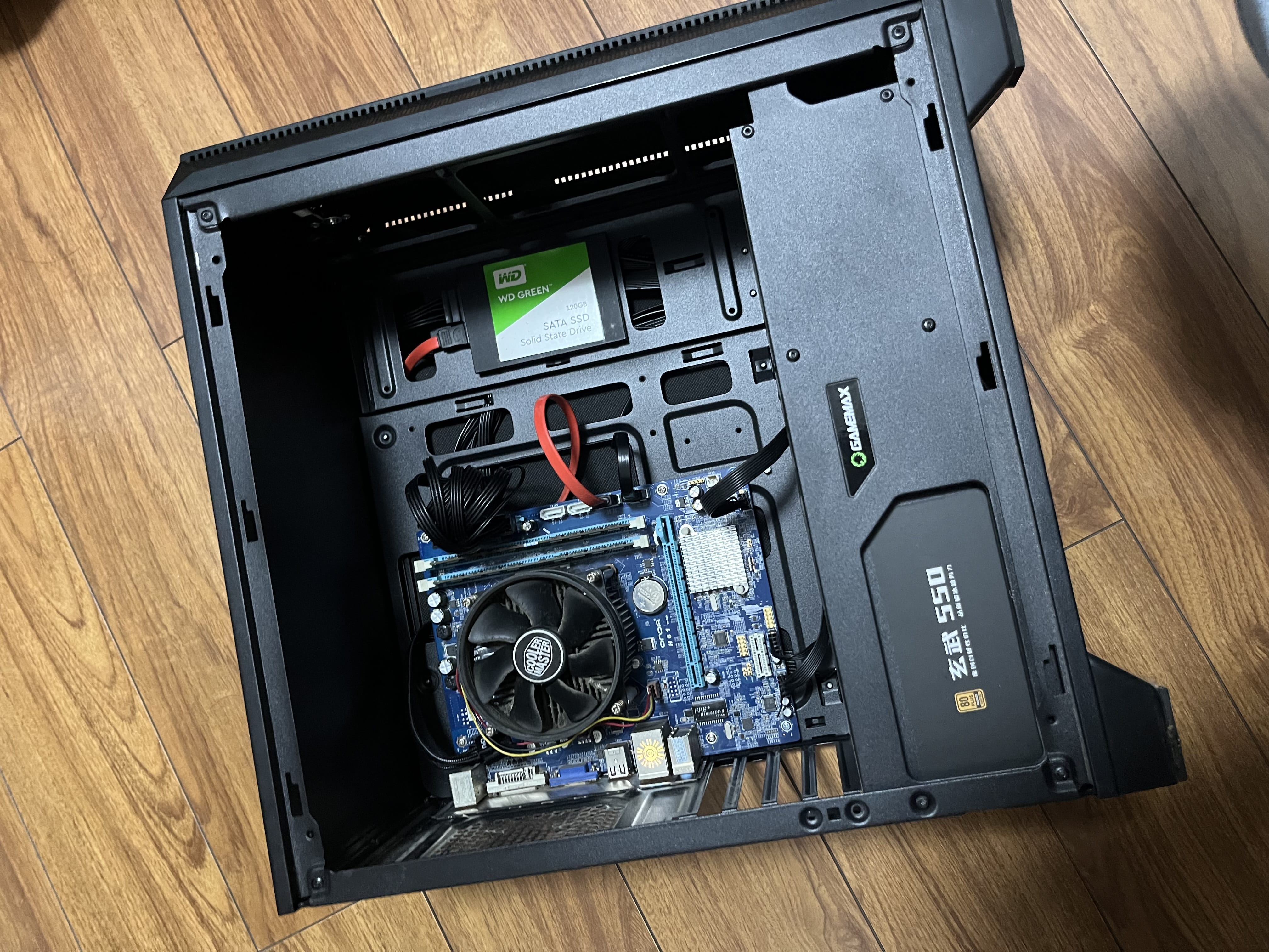 服务器最终理好线的样子